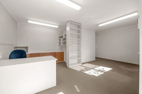 Photo of property in 10 Burwood Place, Silverdale, Hamilton, 3216