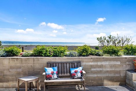 Photo of property in 2 North Terrace, Westshore, Napier, 4110