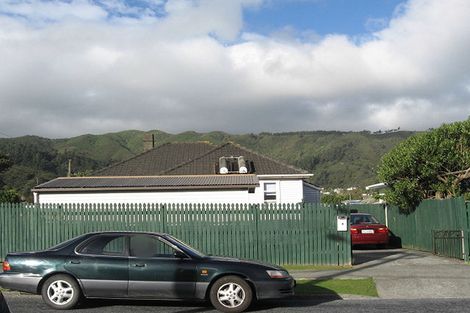 Photo of property in 1a Strand Crescent, Naenae, Lower Hutt, 5011