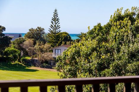 Photo of property in 24 Palm Parade, Riversdale Beach, Masterton, 5872