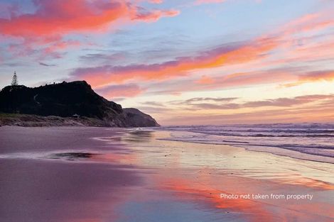 Photo of property in 23 Moana Road, Okitu, Gisborne, 4010