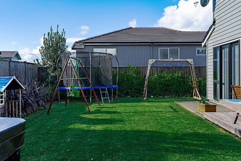 Photo of property in 2 Taikura Avenue, Red Beach, 0932