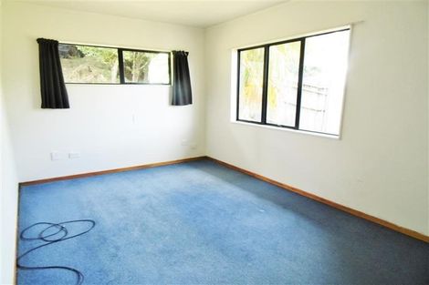 Photo of property in 10 Emery Grove, Bayview, Auckland, 0629