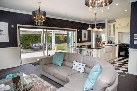 Photo of property in 10 Maple Lane, Martinborough, 5711