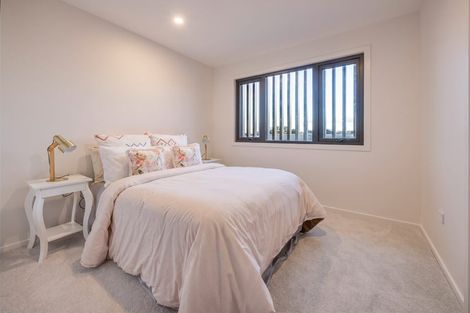 Photo of property in 11 Kaaramuramu Lane, Mangere Bridge, Auckland, 2022