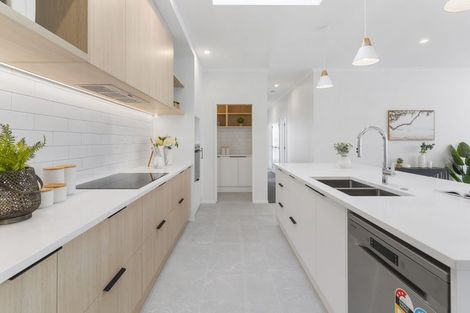 Photo of property in 21 Korowhiti Road, Clarks Beach, 2122