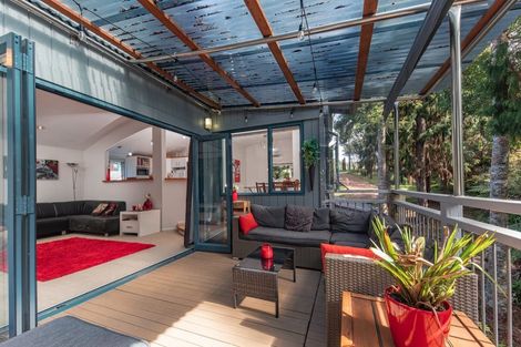 Photo of property in 220 Woodlands Park Road, Titirangi, Auckland, 0604