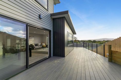 Photo of property in 68 Kakariki Grove, Waikanae, 5036