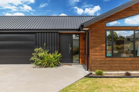Photo of property in 3 Paradise Place, Lake Hawea, Wanaka, 9382