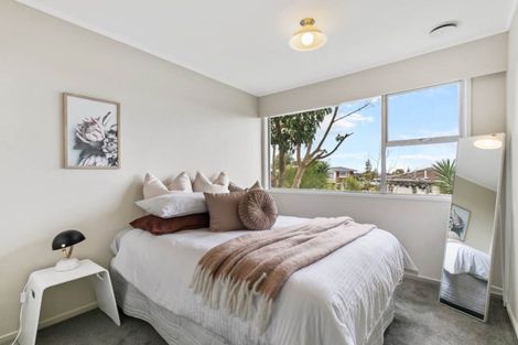 Photo of property in 34 Felgrove Street, Glendene, Auckland, 0602