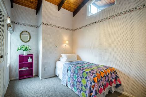 Photo of property in 3 Portsea Place, Chatswood, Auckland, 0626