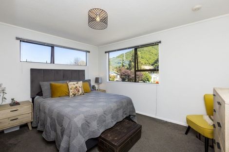 Photo of property in 22 Tacoma Drive, Totara Park, Upper Hutt, 5018