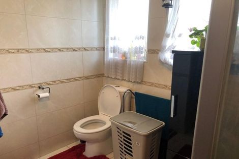 Photo of property in 52 Everglade Drive, Goodwood Heights, Auckland, 2105