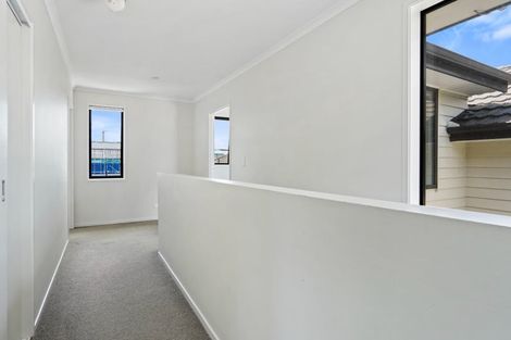 Photo of property in 2 Akeake Lane, Manurewa, Auckland, 2102