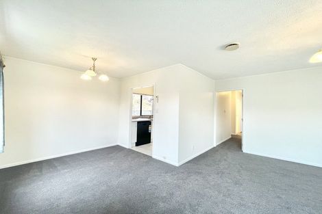 Photo of property in 1/17 Orchid Place, Te Atatu South, Auckland, 0610