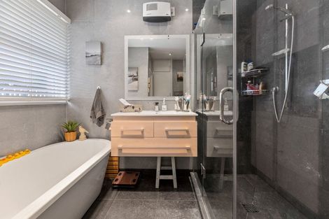 Photo of property in 149 Memorial Avenue, Burnside, Christchurch, 8053