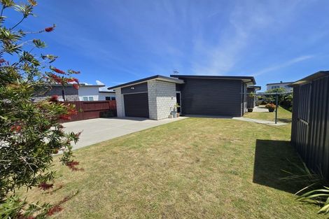 Photo of property in 4 Spinifex Street, Papamoa Beach, Papamoa, 3118