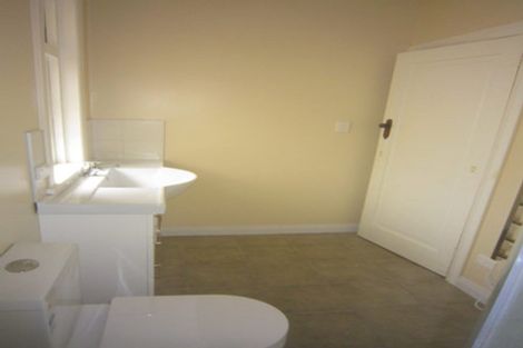 Photo of property in 150 The Ridgeway, Mornington, Wellington, 6021