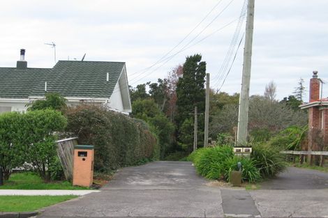 Photo of property in 1/96 Sandspit Road, Shelly Park, Auckland, 2014