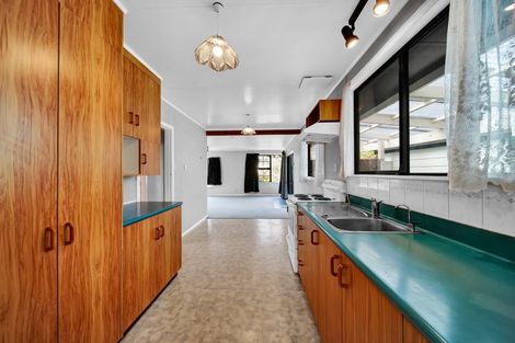 Photo of property in 13 Vancouver Place, Marfell, New Plymouth, 4310