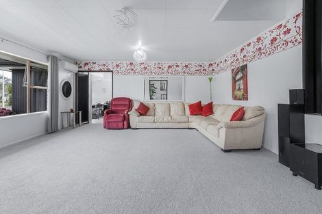 Photo of property in 32 Chedworth Avenue, Chedworth, Hamilton, 3210