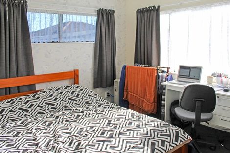 Photo of property in 74 Geraldine Crescent, Cloverlea, Palmerston North, 4412