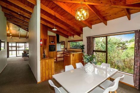 Photo of property in 6 Highlands Place, Highlands Park, New Plymouth, 4312
