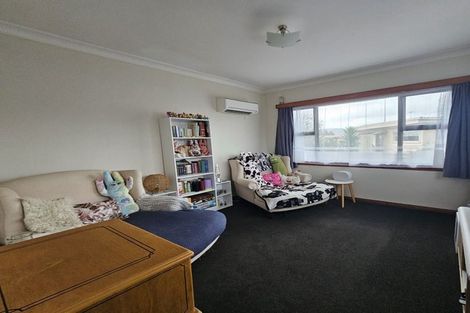 Photo of property in 9 Derby Street, Levin, 5510