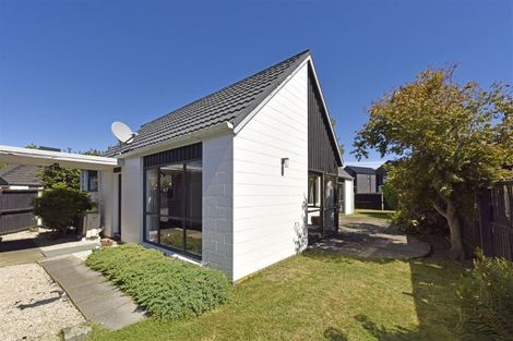 Photo of property in Peerswick Court, 43l Waimairi Road, Upper Riccarton, Christchurch, 8041