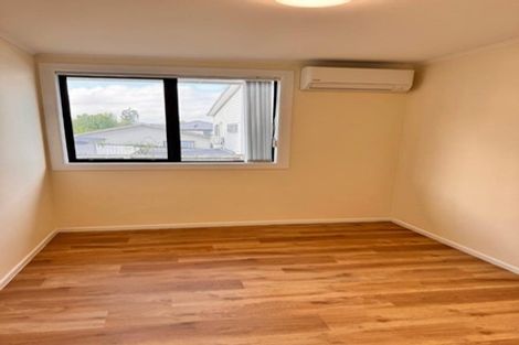 Photo of property in 18 Kelwyn Road, Kelston, Auckland, 0602