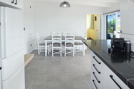 Photo of property in 122 Seabury Avenue, Foxton Beach, Foxton, 4815