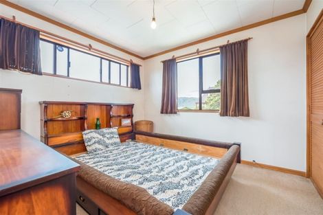 Photo of property in 24 Fenchurch Grove, Stokes Valley, Lower Hutt, 5019