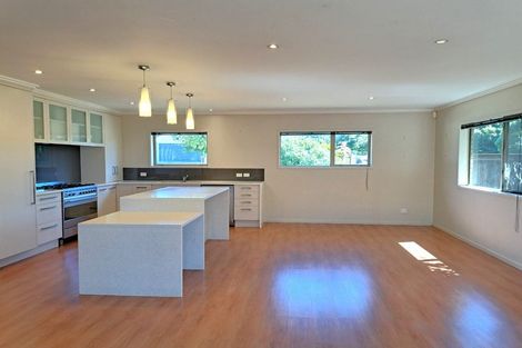 Photo of property in 15 Murray Becroft Avenue, Henderson Valley, Auckland, 0612