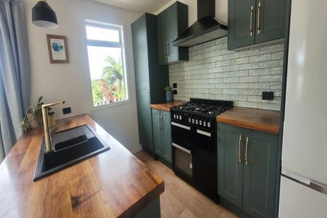 Photo of property in 109 Frankley Road, Frankleigh Park, New Plymouth, 4310