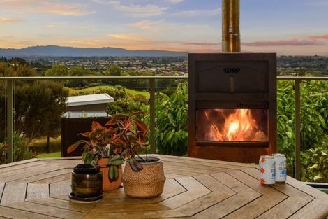 Photo of property in 28 Roger Guy Place, Welcome Bay, Tauranga, 3175