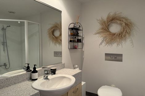 Photo of property in St Peters Apartments, 2e/192 Willis Street, Te Aro, Wellington, 6011