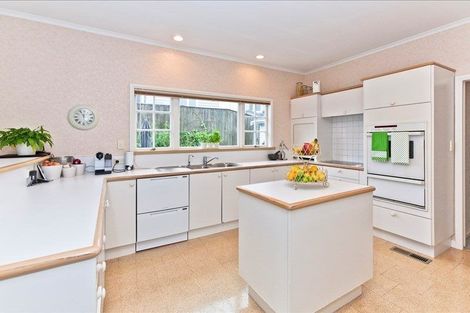 Photo of property in 18 Korau Road, Greenlane, Auckland, 1051