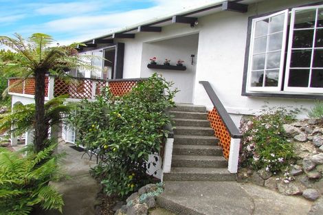 Photo of property in 35 Tremaine Avenue, Two Mile Bay, Taupo, 3330