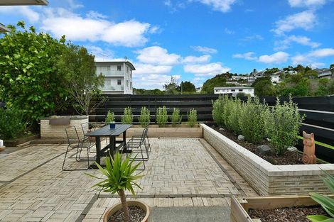 Photo of property in 4/766 Beach Road, Browns Bay, Auckland, 0630