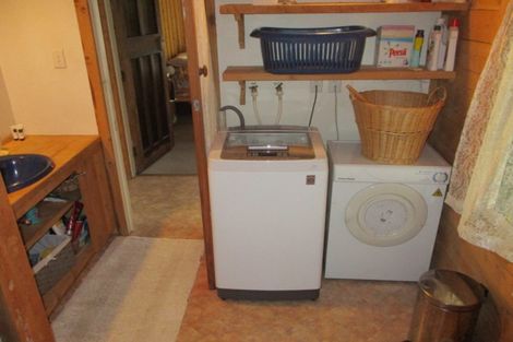 Photo of property in 19 Ivy Terrace, Moana, 7872