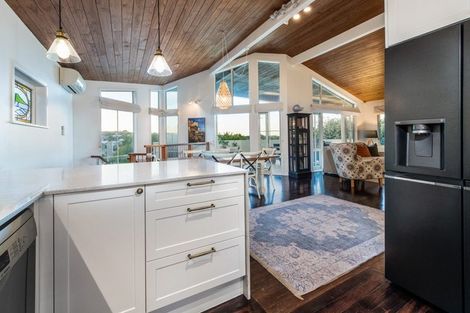 Photo of property in 2/93 Kowhai Road, Mairangi Bay, Auckland, 0630