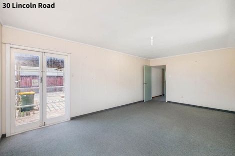 Photo of property in 30 Lincoln Road, Henderson, Auckland, 0610