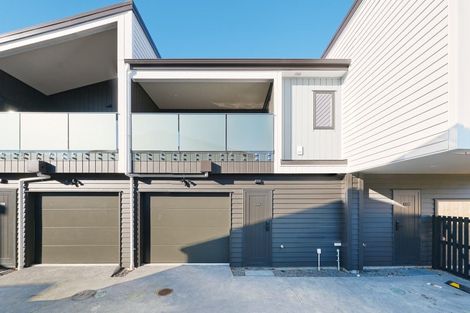 Photo of property in 6/143 Carlisle Road, Northcross, Auckland, 0632