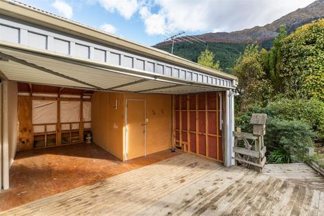 Photo of property in 32b Mackinnon Terrace, Sunshine Bay, Queenstown, 9300