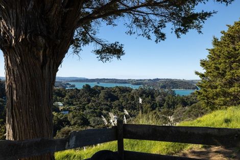 Photo of property in 11 Ngarewa Drive, Mahurangi West, Warkworth, 0983