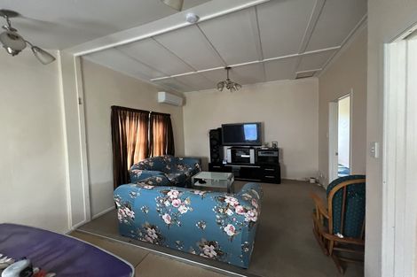 Photo of property in 48 Brandon Road, Glen Eden, Auckland, 0602