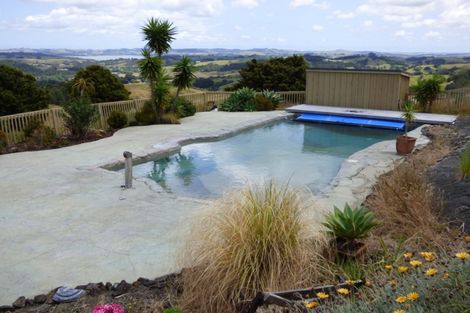 Photo of property in 462 Franklin Road, Paparoa, 0571