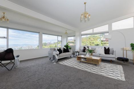 Photo of property in 16 City View Grove, Harbour View, Lower Hutt, 5010