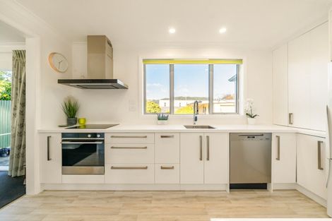 Photo of property in 6 Routley Crescent, Elderslea, Upper Hutt, 5018