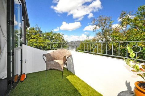 Photo of property in 1/8 Tui Glen Road, Birkenhead, Auckland, 0626